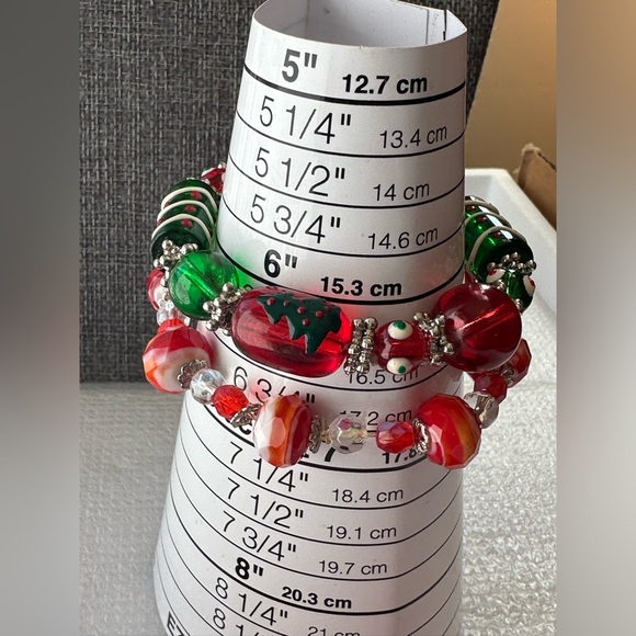 Christmas Red Glass Art Glass Bead Lot - Picture 2 of 4